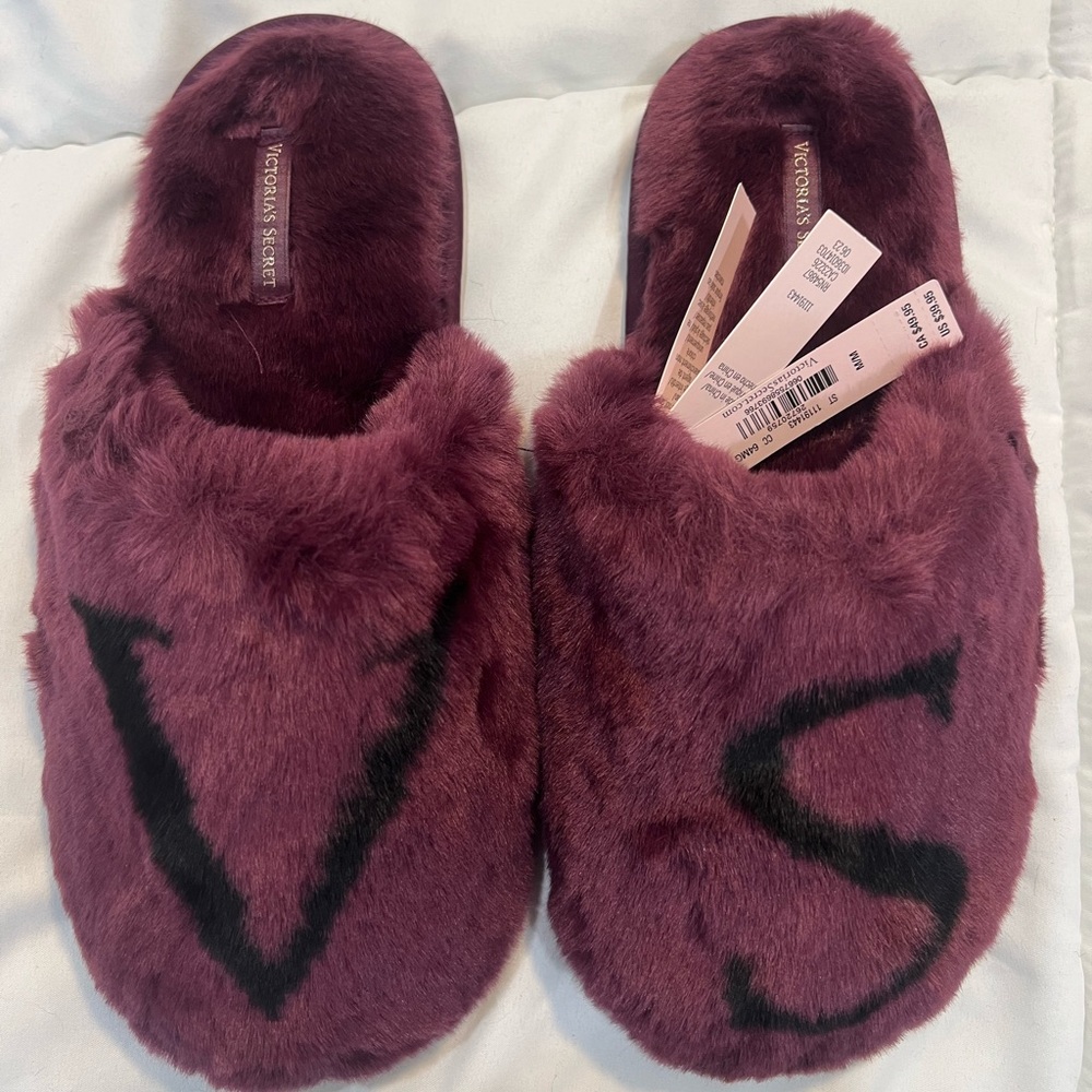 VICTORIA SECRET FAUX FUR FUZZY SLIPPERS MEDIUM M RED BURGUNDY PURPLE NEW + TAGS